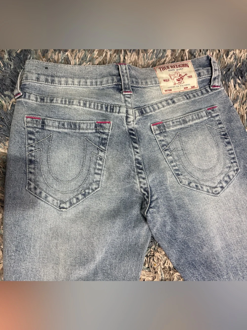 True Religion Men’s Ricky Relaxed Slim Straight Medium Blue Wash / Distressed 31